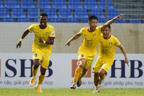 Vòng 5 V-League 2021: Phan Văn Đức lập siêu phẩm, SLNA lội ngược dòng trước SHB Đà Nẵng