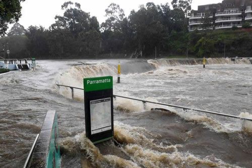 Mưa lũ lịch sử hoành hành ở Australia