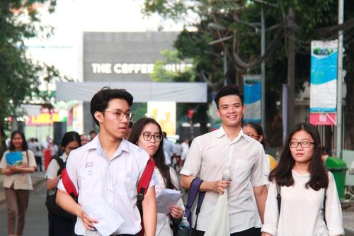 Thí sinh thi đánh giá năng lực phải khai báo y tế trực tuyến 48h trước khi thi