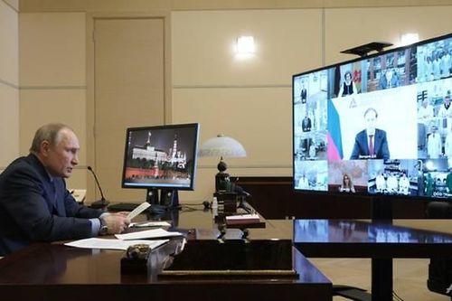 TT Putin bác bỏ chỉ trích về vắc xin Sputnik V, Philippines tiếp tục kỷ lục buồn