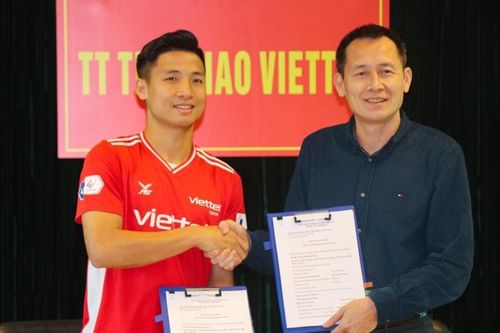 Hậu vệ Bùi Tiến Dũng ký hợp đồng dài hạn với CLB Viettel