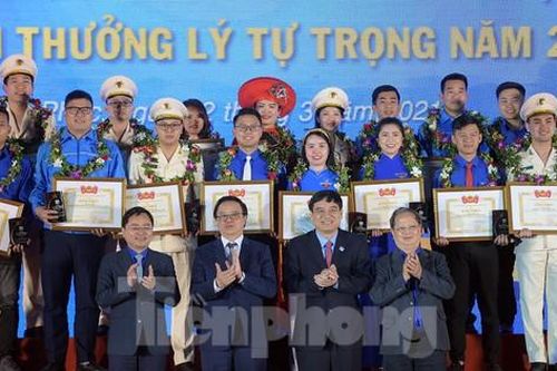 Lan tỏa tinh thần trách nhiệm, tính gương mẫu, nói đi đôi với làm