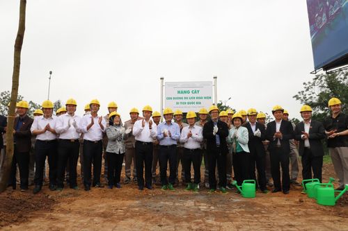 EVNNPC hưởng ứng phong trào trồng mới 100.000 cây xanh giai đoạn 2021-2025