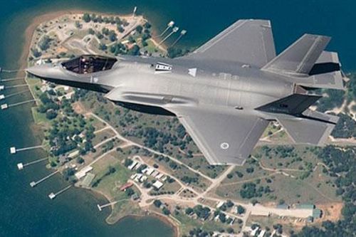'Đặt vòng hoa cho F-35, ngừng ném tiền vào lỗ chuột'