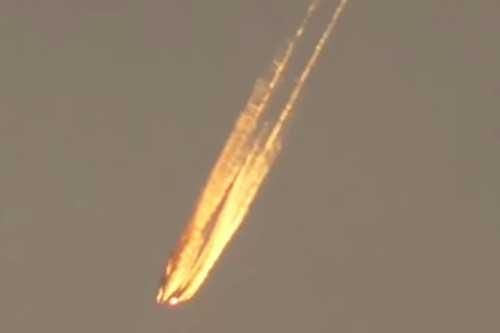 UFO bốc cháy trên bầu trời Australia