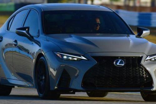 Cận cảnh Lexus IS 500 F Sport Performance Launch Edition 2022