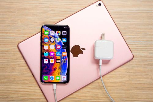 Nếu bạn đang sạc iPhone theo cách này, Apple khuyến cáo bạn nên dừng ngay lập tức
