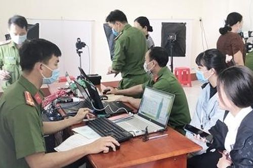 Trắng đêm cấp căn cước công dân ở tỉnh cực Nam Tổ quốc
