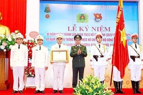 Đoàn Thanh niên Bộ Công an đón nhận Huân chương Bảo vệ Tổ quốc hạng Nhì
