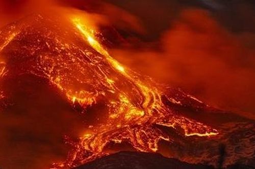 Sức hủy diệt 'khôn lường' của ngọn núi lửa mạnh nhất châu Âu