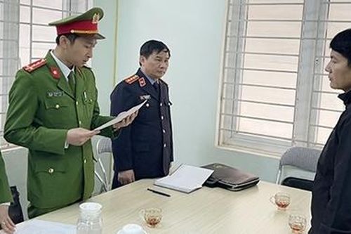 Nguyên Giám đốc và cán bộ Văn phòng đăng ký quyền sử dụng đất bị khởi tố