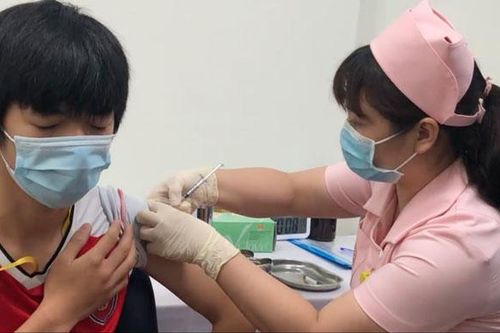 Thêm 15 người đã hoàn thành tiêm mũi 1 vắc xin Covid-19 thứ hai của Việt Nam
