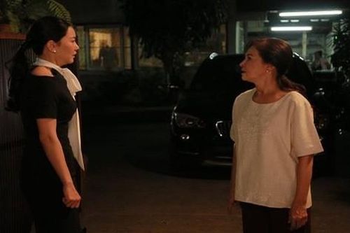 Nghe được mẹ chồng dạy con trai 'dâu là con, rể là khách', nàng dâu nhẹ nhàng hỏi lại một câu khiến bà đỏ mặt khó xử