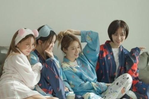 T-Ara hội ngộ đầy đủ 4 thành viên, khiến fan xúc động khi chia sẻ về thời gian bên nhau