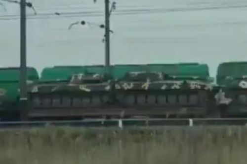 Ukraine đang gửi nhiều binh sĩ và tổ hợp pháo hạng nặng tới Donbass