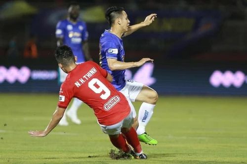 Vào bóng triệt hạ Hùng Dũng, Hoàng Thịnh bị cấm thi đấu hết năm 2021