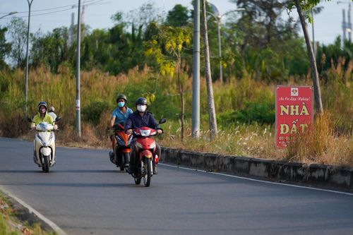 Giới đầu cơ đổ về Nhà Bè gom đất