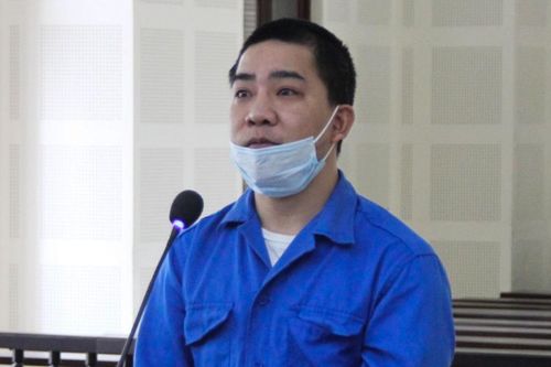 Lĩnh 8 năm tù vì chém người