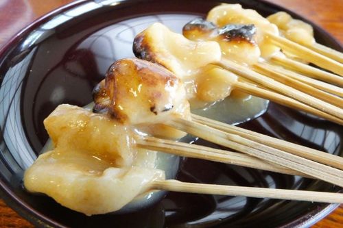 Nghịch lý về cửa hàng nghìn năm ở Nhật Bản