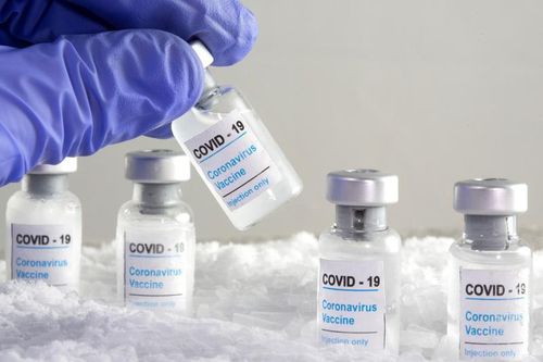 Hong Kong dừng tiêm vaccine BioNTech, cổ phiếu hãng dược giảm 5%