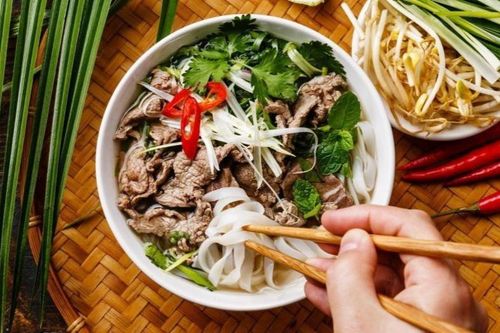 Nhà hàng phở Việt mở cửa 32 năm ở New Zealand