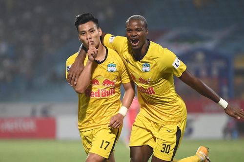 HLV Kiatisuk: 'Văn Thanh có thể trạng tốt nhất HAGL'