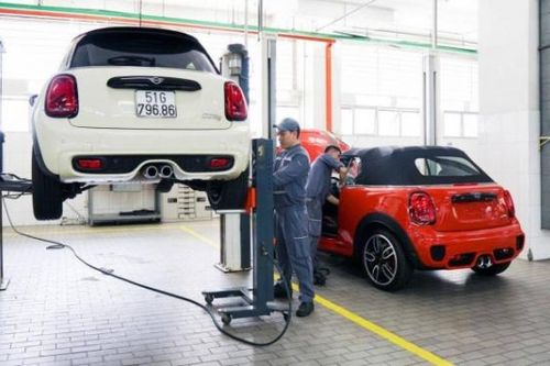 Chủ xe BMW tại Việt Nam được hưởng dịch vụ hỗ trợ trên đường chính hãng
