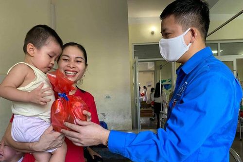 Tự nguyện cống hiến để được sẻ chia