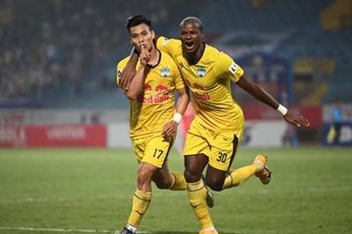 Công Phượng lập công đánh bại Viettel trên sân Hàng Đẫy