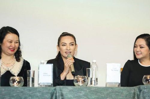 Các sân khấu lại sáng đèn và niềm vui nghệ sĩ