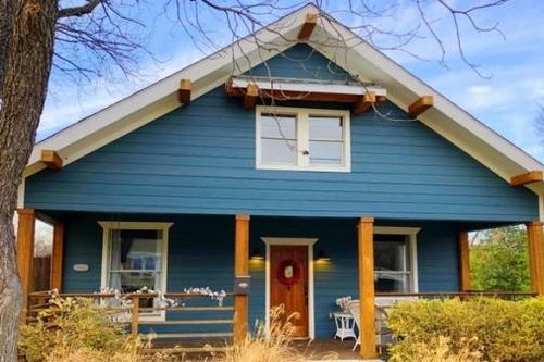 9 ngôi nhà từ các bộ phim và TV shows giờ đây đã xuất hiện trên Airbnb