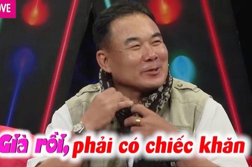 U60 giàu có tặng nhẫn vàng cho bạn gái ngay khi vừa gặp