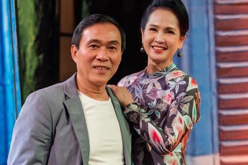 NSND Lan Hương: 'Chồng tôi không nói lời hoa mỹ, không lãng mạn'