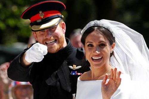 Harry và Meghan 'bẽ mặt' vì bị phanh phui không kết hôn vào 3 ngày trước đám cưới hoàng gia