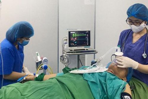 3 người trong gia đình bị tai nạn xe máy do diều rơi trúng
