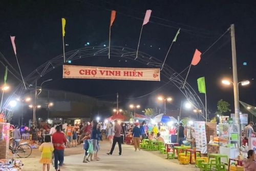 Thừa Thiên Huế: Sôi nổi chợ đêm bên phá Tam Giang - Cầu Hai