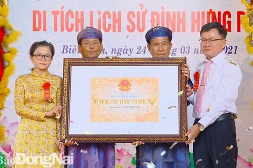 Trao bằng xếp hạng di tích cấp tỉnh đình Hưng Phú