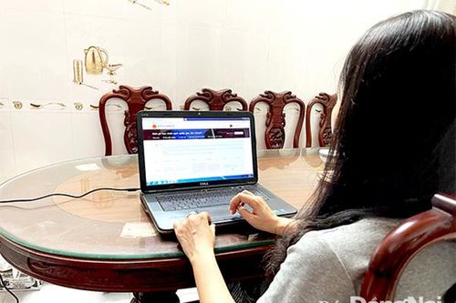 Giáo viên vất vả minh chứng tiêu chuẩn nghề nghiệp trước khi tập huấn