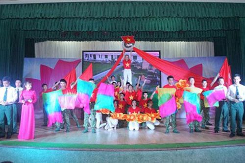 Trường Sĩ quan Thông tin tổ chức hội thi hát tiếng Anh năm 2021