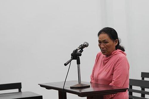 Dụ người bán vé số khuyết tật ra chỗ vắng rồi cướp