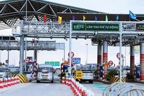 Xe dán thẻ còn tiền nhưng không qua được trạm BOT