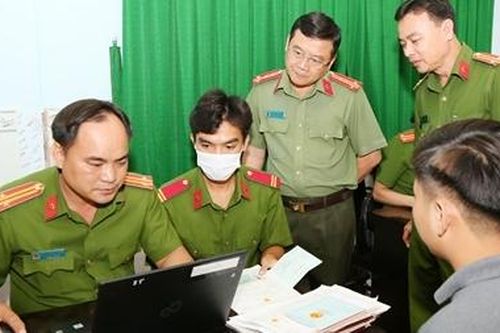 Cấp CCCD lưu động được người dân nhiệt tình ủng hộ