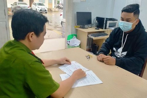 Bịa chuyện bị cướp tấn công để che giấu việc ăn chơi nợ nần