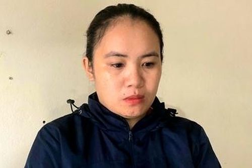 Nữ cửa hàng trưởng mang 40 điện thoại xịn đi bán lấy tiền tiêu xài cá nhân