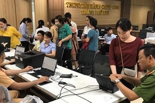 Công an Thừa Thiên Huế làm thêm giờ, đẩy nhanh tiến độ cấp CCCD