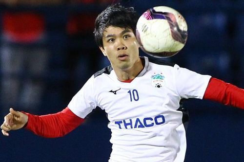 Công Phượng lập siêu phẩm vào lưới đương kim vô địch V-League