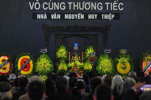 Thương tiếc tiễn đưa nhà văn Nguyễn Huy Thiệp