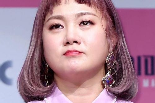 Nữ diễn viên hài bị chỉ trích vì có lời lẽ thô tục với KAI (EXO)