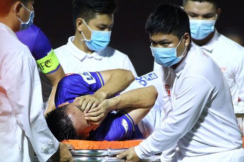 'VFF muốn cầu thủ cẩn trọng trong mỗi cú tắc bóng'