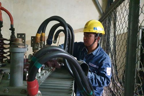 Điện lực TPHCM miễn phí và rút ngắn thời gian cấp điện còn 13 ngày